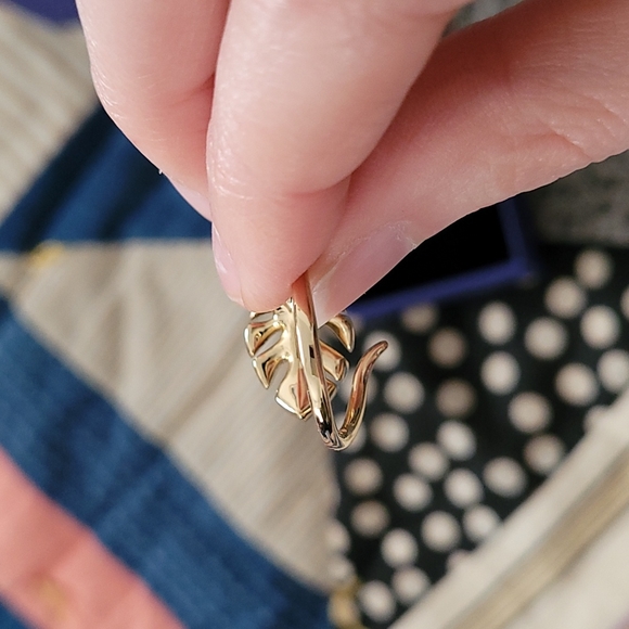 Swarovski Tropical Leaf Open Ring - Picture 4 of 5